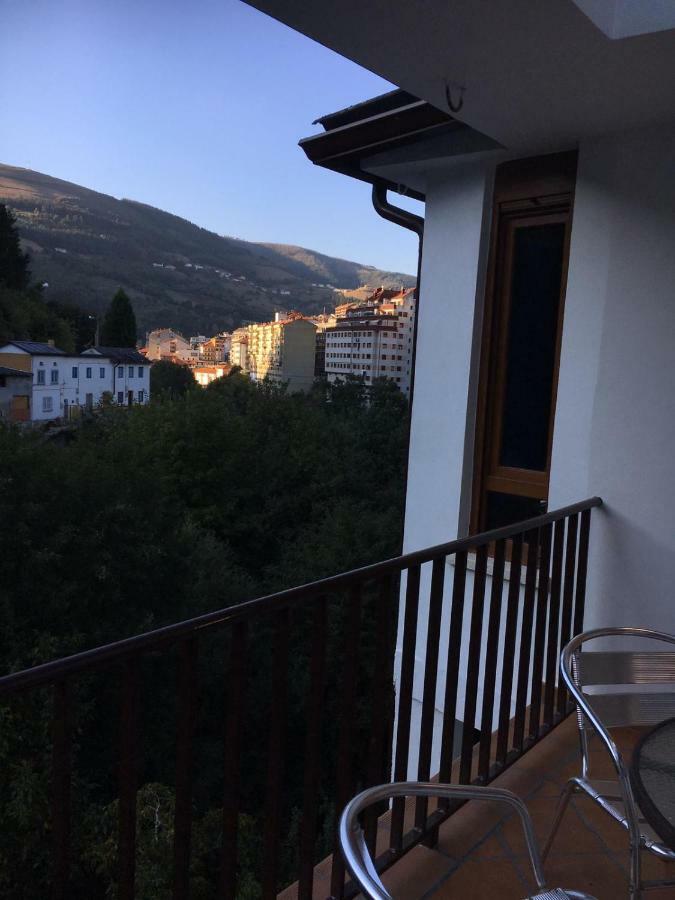 Narcea Turismo Real Lägenhet Cangas De Narcea Exteriör bild