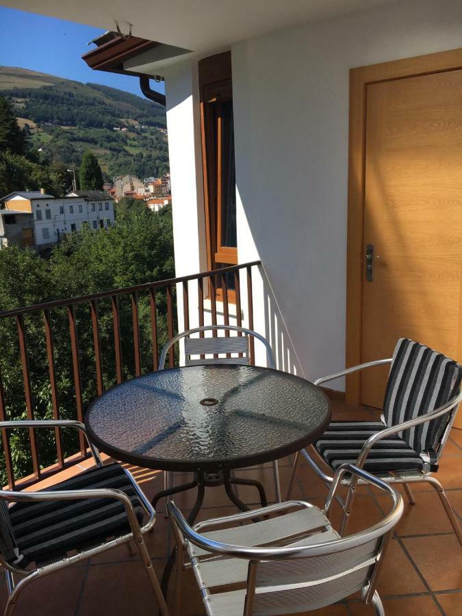 Narcea Turismo Real Lägenhet Cangas De Narcea Exteriör bild